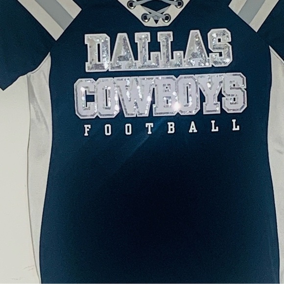 Dallas Cowboys Women’s Bling Football Tee SZ XS - Picture 3 of 5